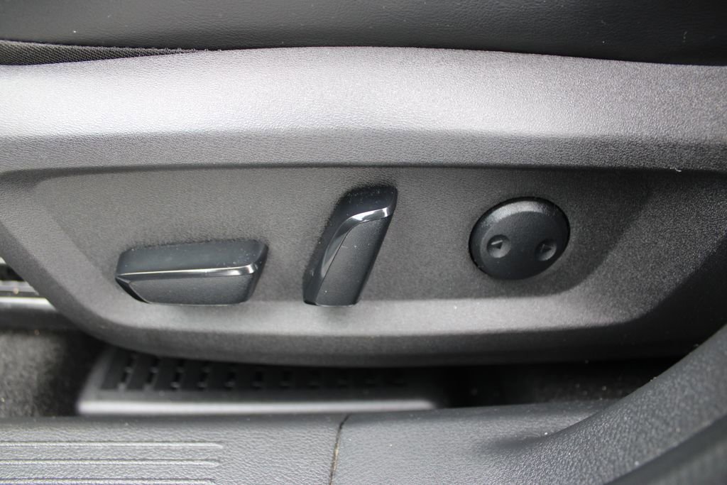 Used 2022 Nissan Rogue Platinum w/ Head-Up Display Package image 27