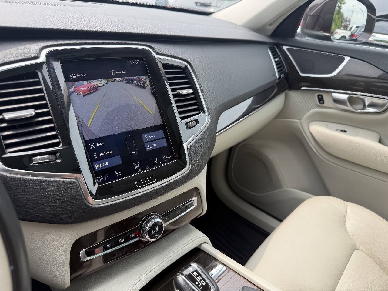 Used 2018 Volvo XC90 T6 Momentum w/ Convenience Package AWD/4WD image 22