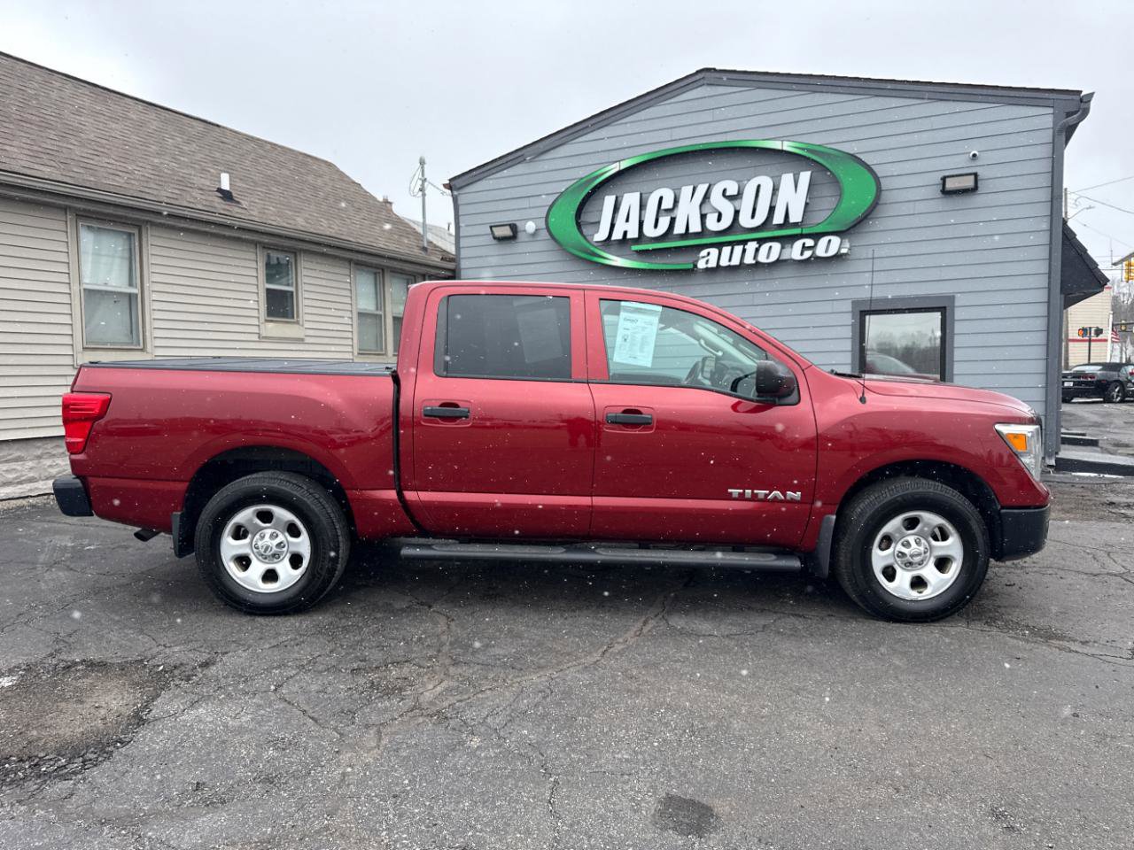 Used 2017 Nissan Titan S AWD/4WD image 7