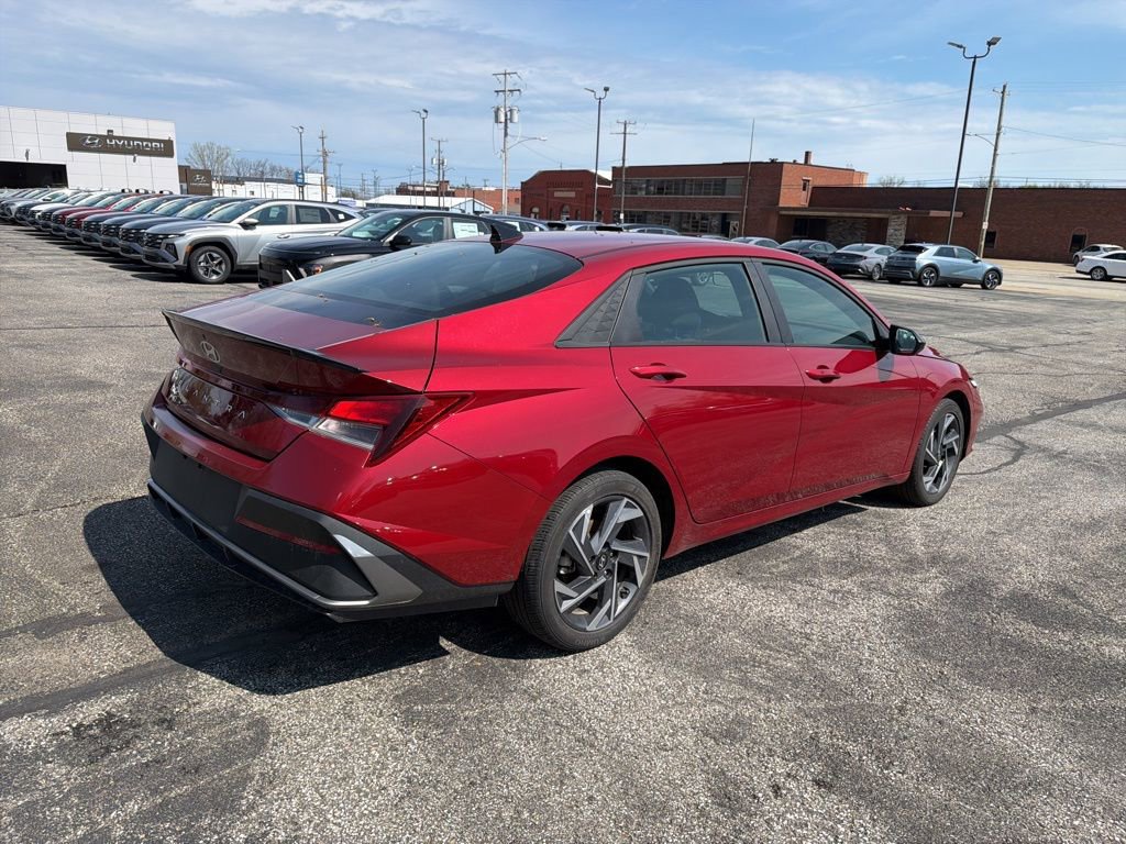 Certified 2025 Hyundai Elantra Sport image 7