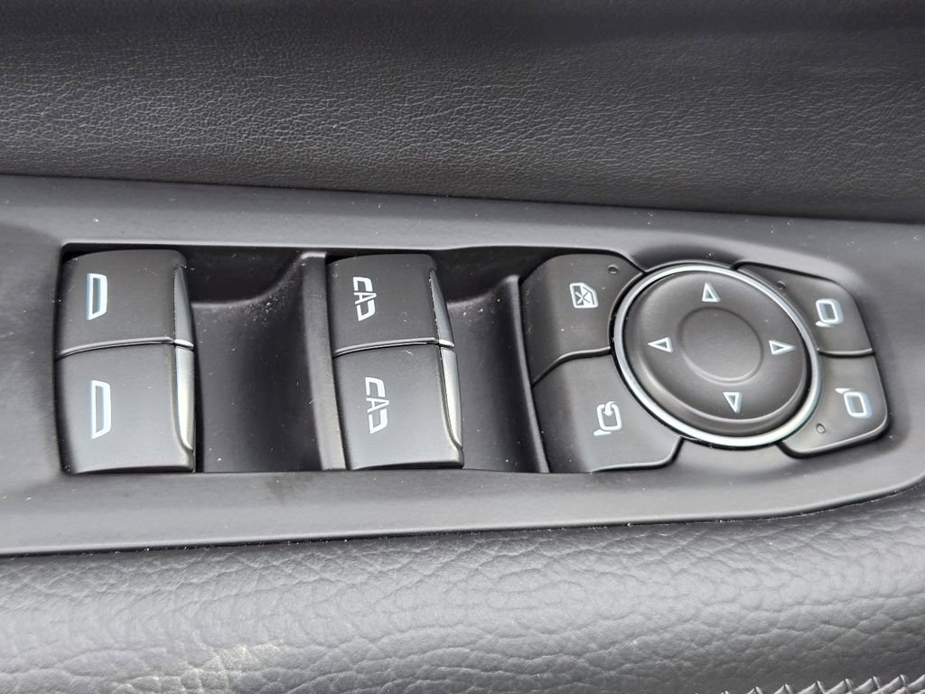 Used 2025 GMC Yukon Denali AWD/4WD image 21