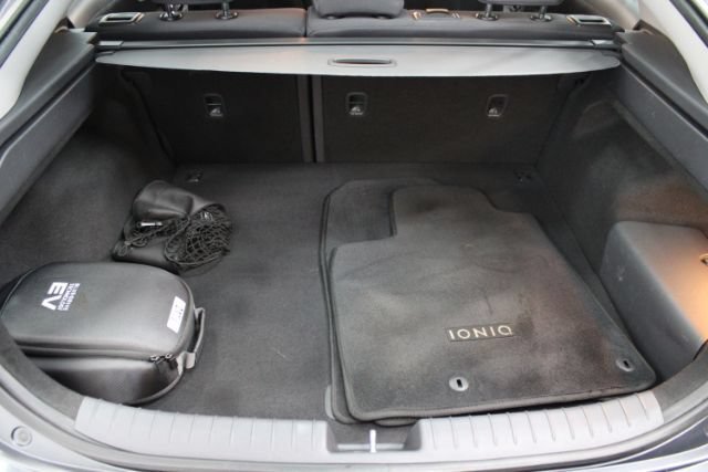 Used 2018 Hyundai Ioniq Plug-In Hybrid FWD image 24