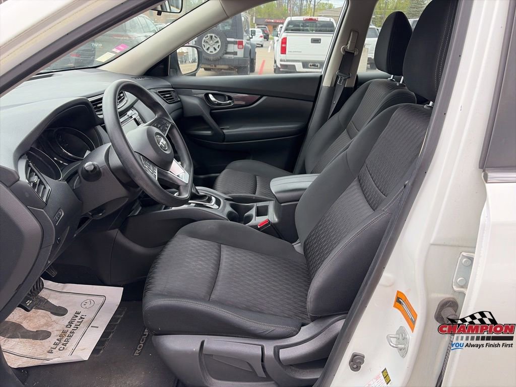 Used 2018 Nissan Rogue S AWD/4WD image 15