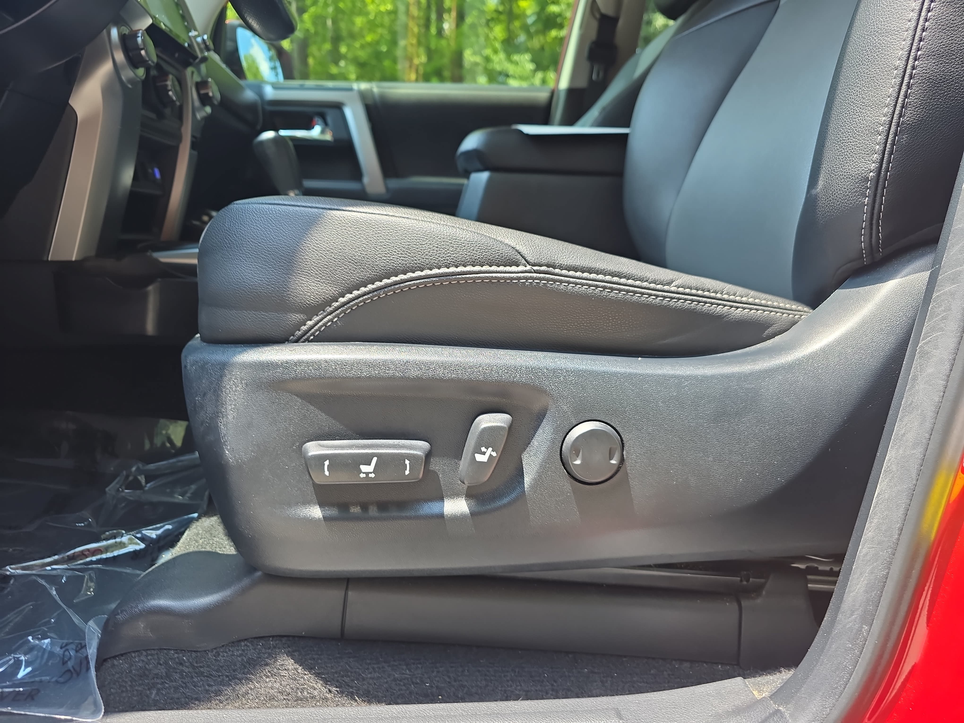 Used 2020 Toyota 4Runner SR5 Premium AWD/4WD image 28