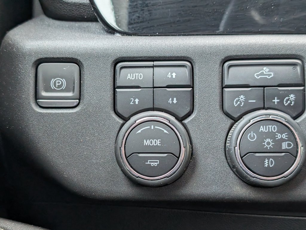 Used 2023 Chevrolet Silverado 1500 LT Trail Boss w/ Convenience Package II AWD/4WD image 28