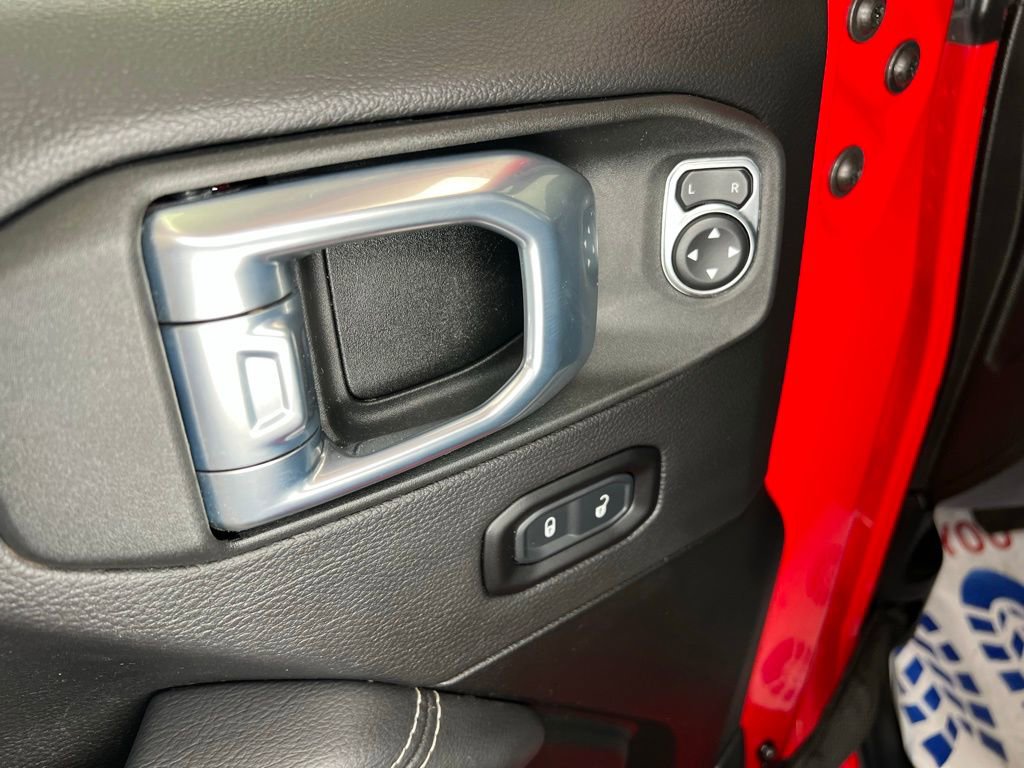 Used 2022 Jeep Wrangler Unlimited Sahara w/ Cold Weather Group image 15