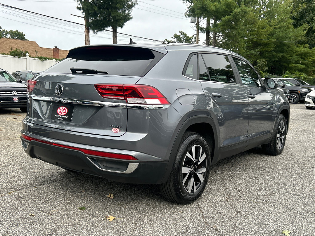 Used 2023 Volkswagen Atlas Cross Sport SE AWD/4WD image 2