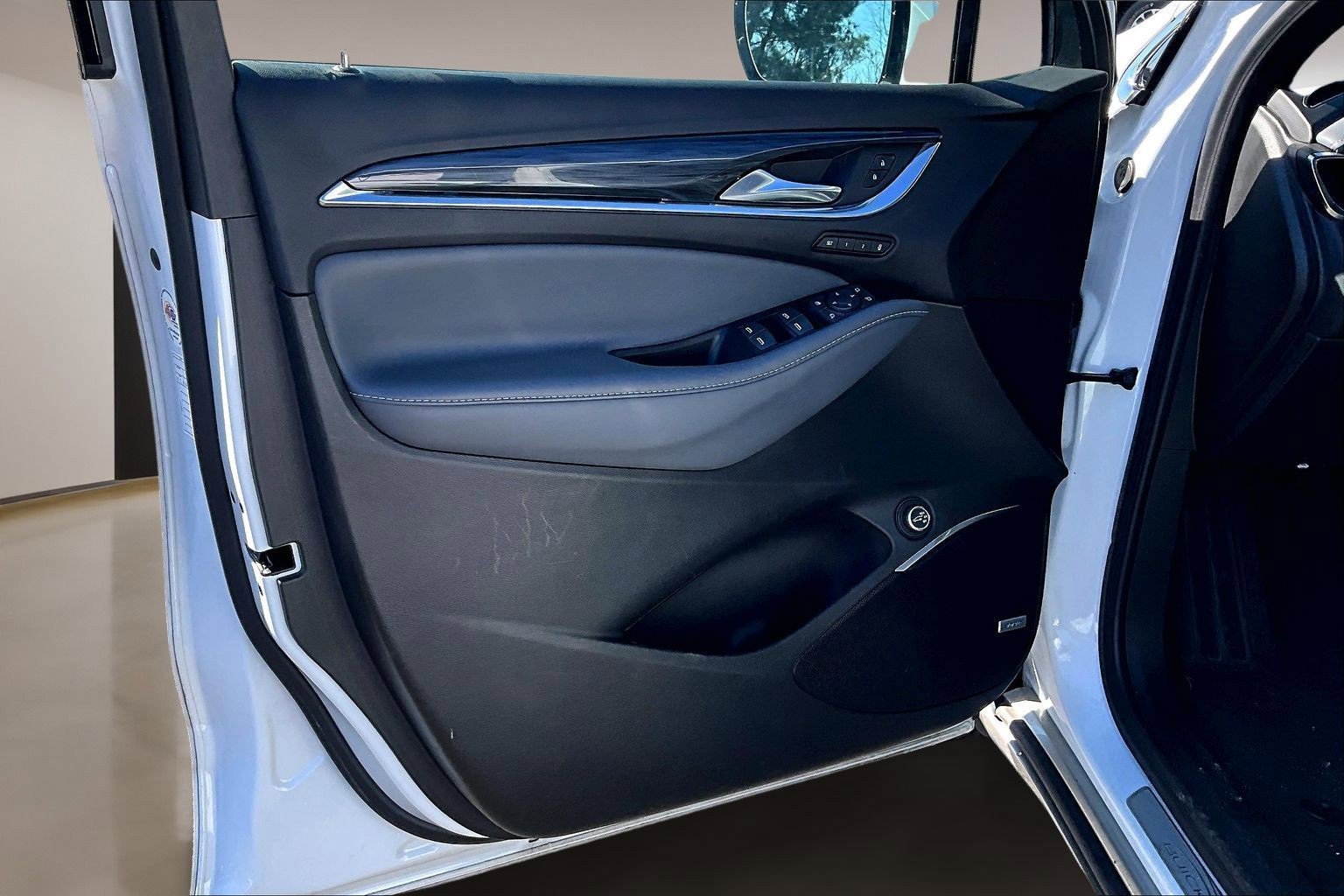 Used 2024 Buick Enclave Premium image 20