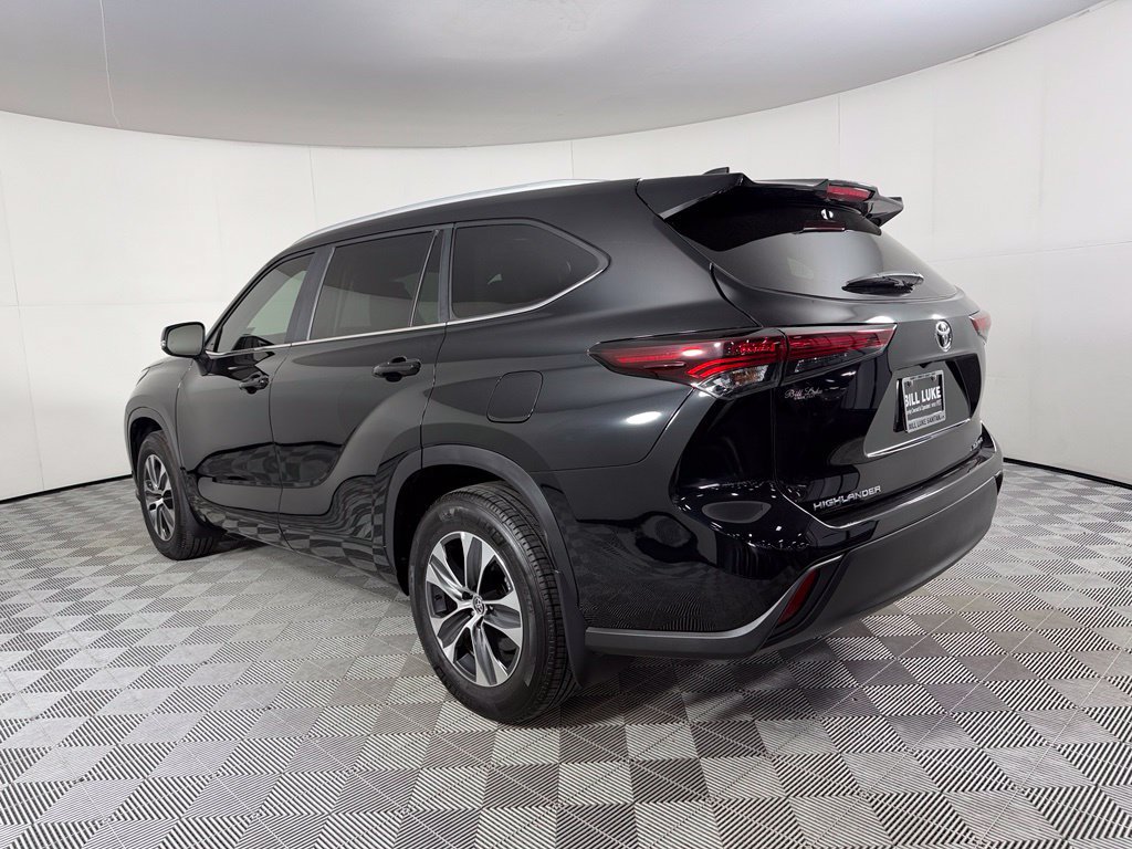 Used 2026 Toyota Highlander XLE AWD/4WD image 9