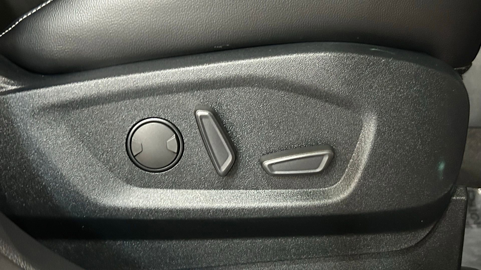 Used 2020 Ford Edge ST w/ Equipment Group 401A AWD/4WD image 55