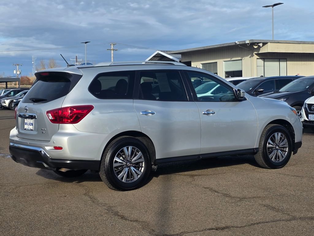 Used 2018 Nissan Pathfinder SV image 33