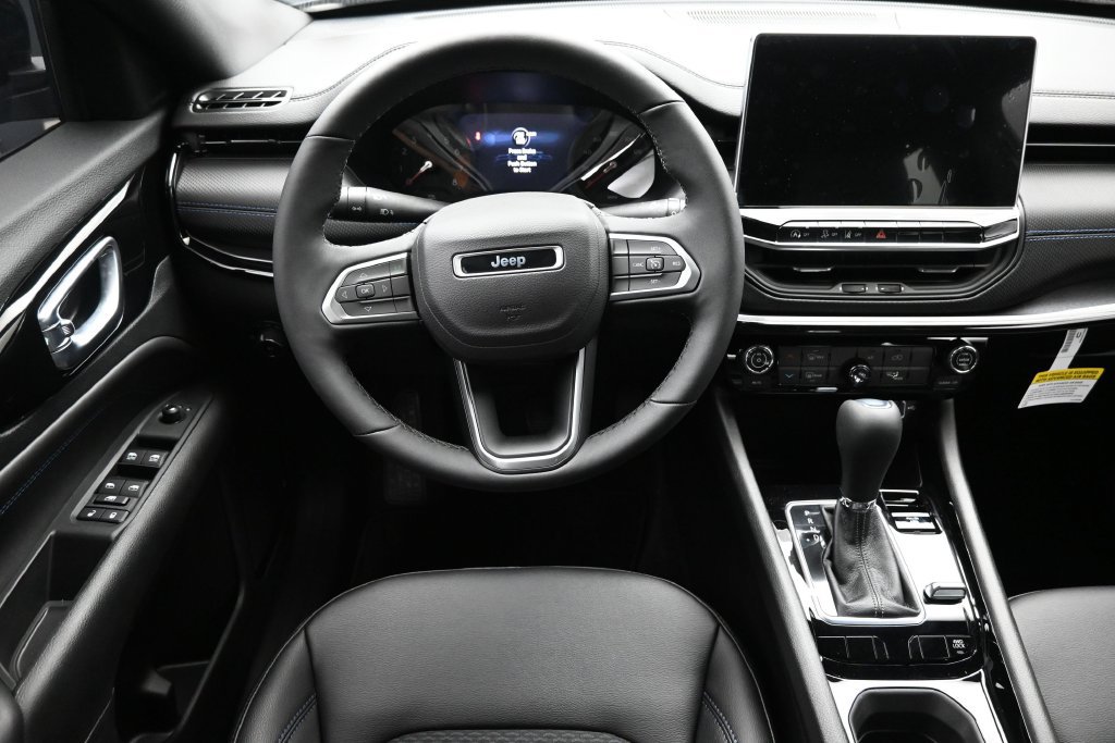 New 2026 Jeep Compass Latitude AWD/4WD image 3