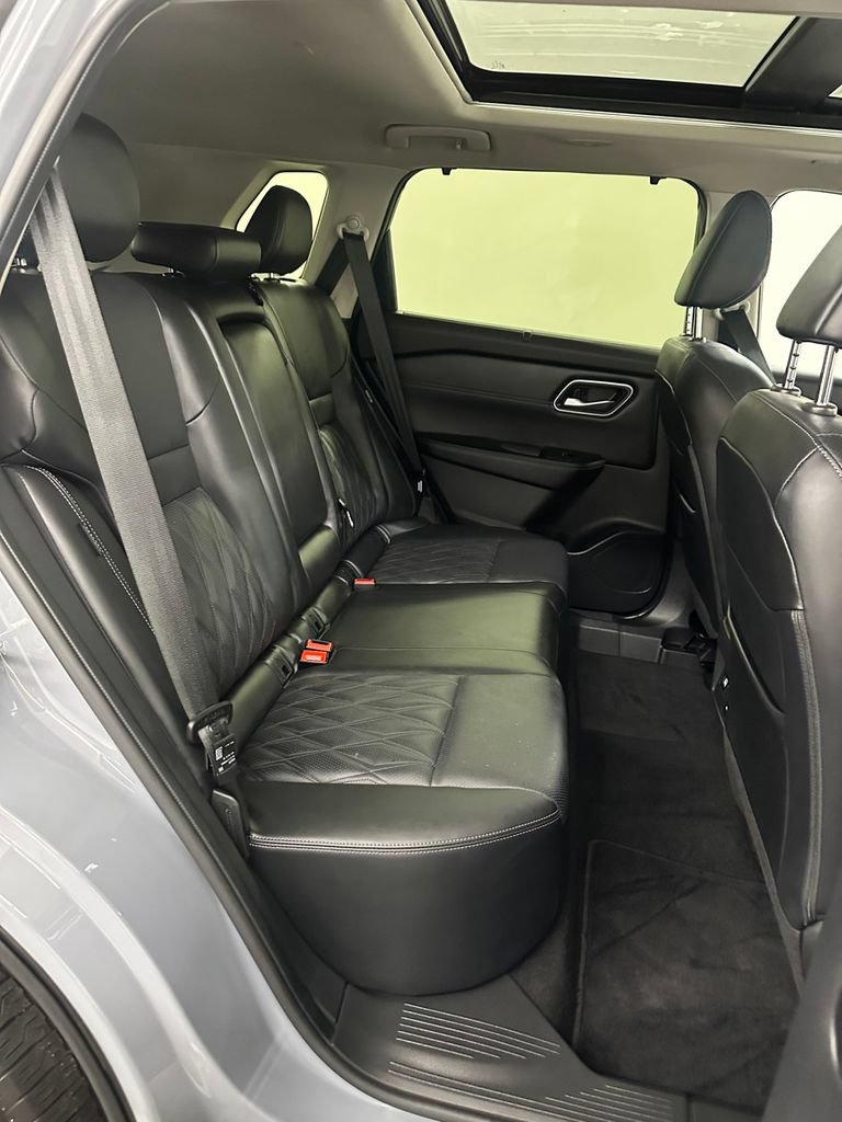 Used 2024 Nissan Rogue Platinum w/ Platinum Premium Package AWD/4WD image 31