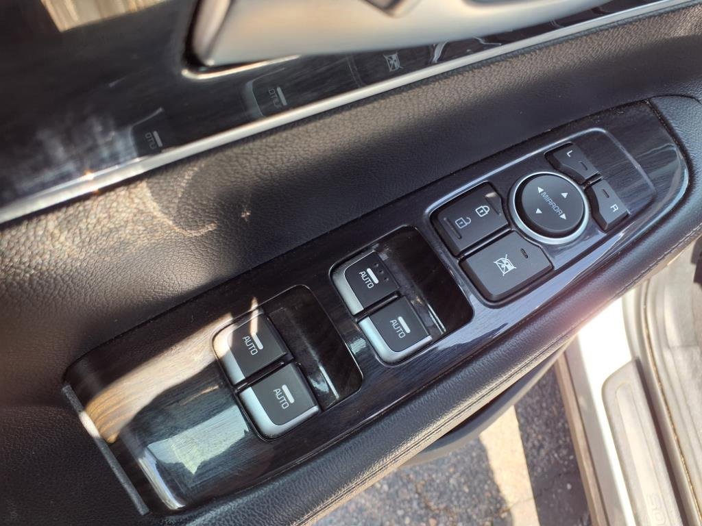Used 2020 Kia Sorento LX image 29
