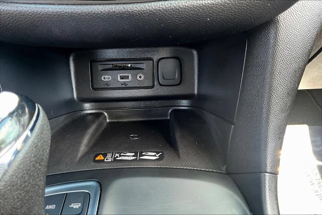 Used 2020 Chevrolet Equinox Premier AWD/4WD image 15