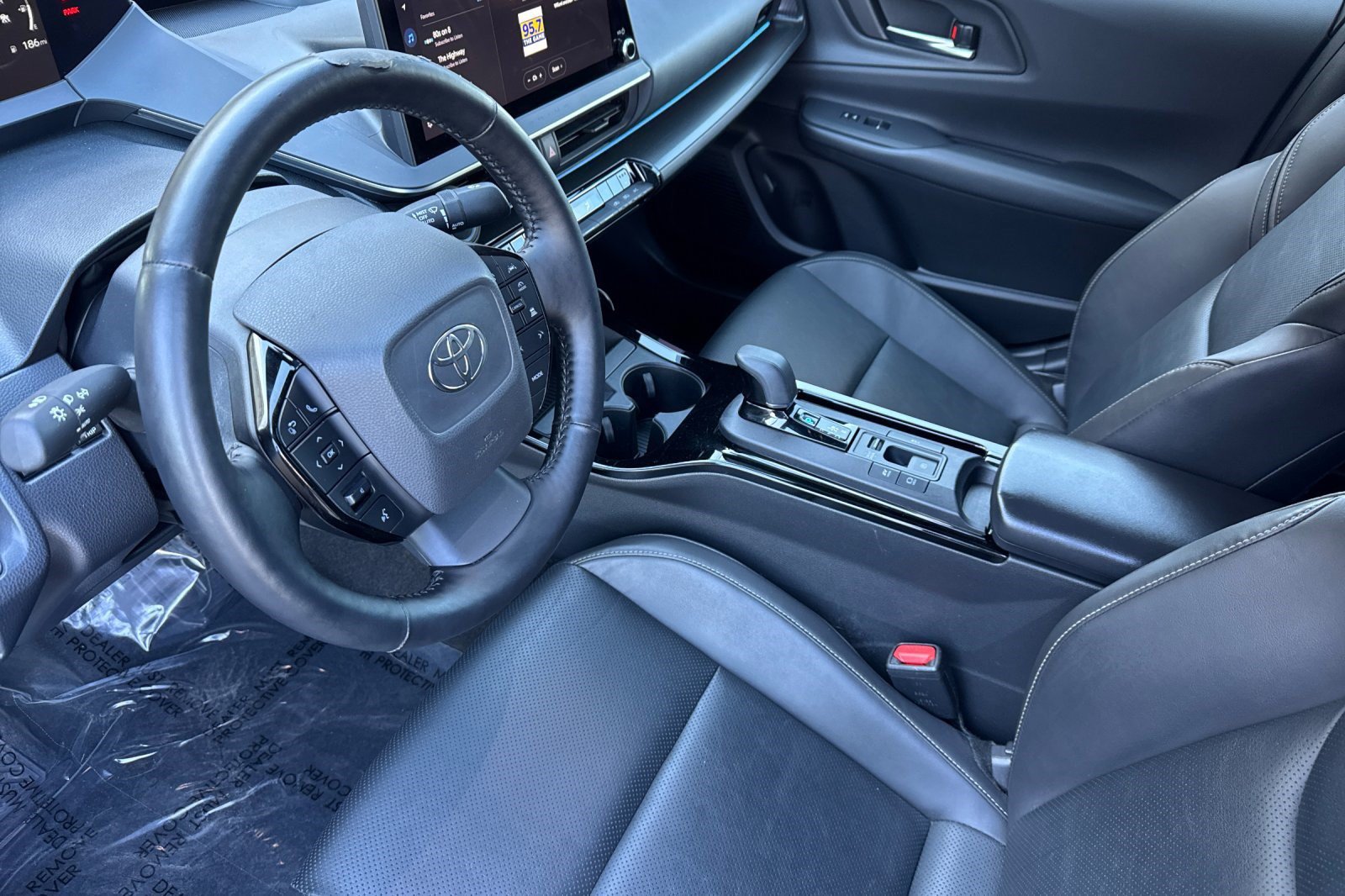 Used 2025 Toyota Prius FWD image 4