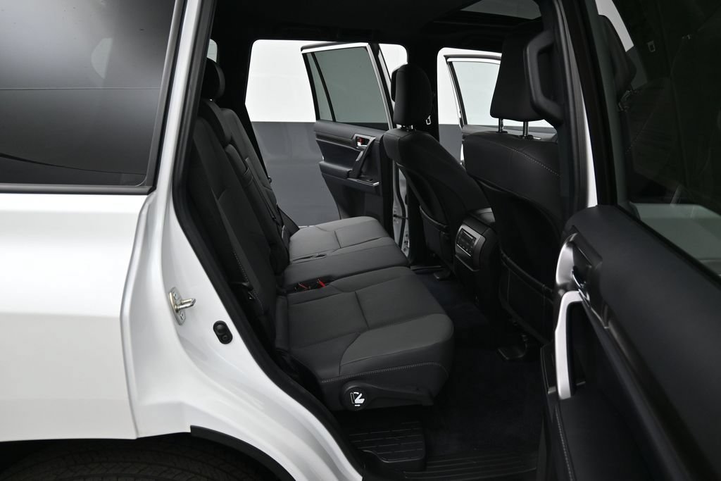 Used 2022 Lexus GX 460 w/ Black Line Special Edition AWD/4WD image 38