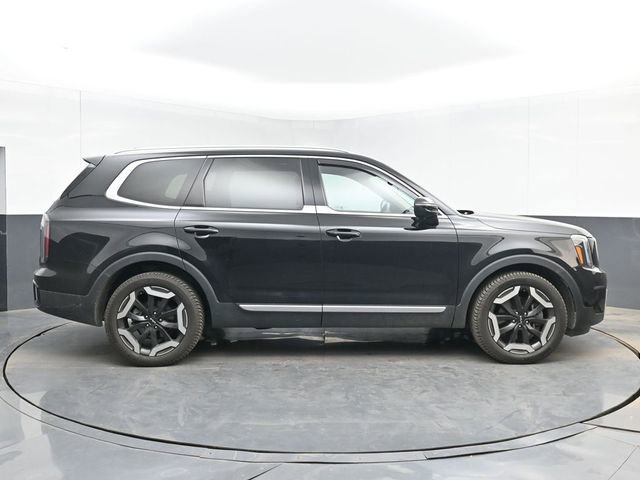 Used 2024 Kia Telluride EX w/ EX Captain's Chair Package AWD/4WD image 11