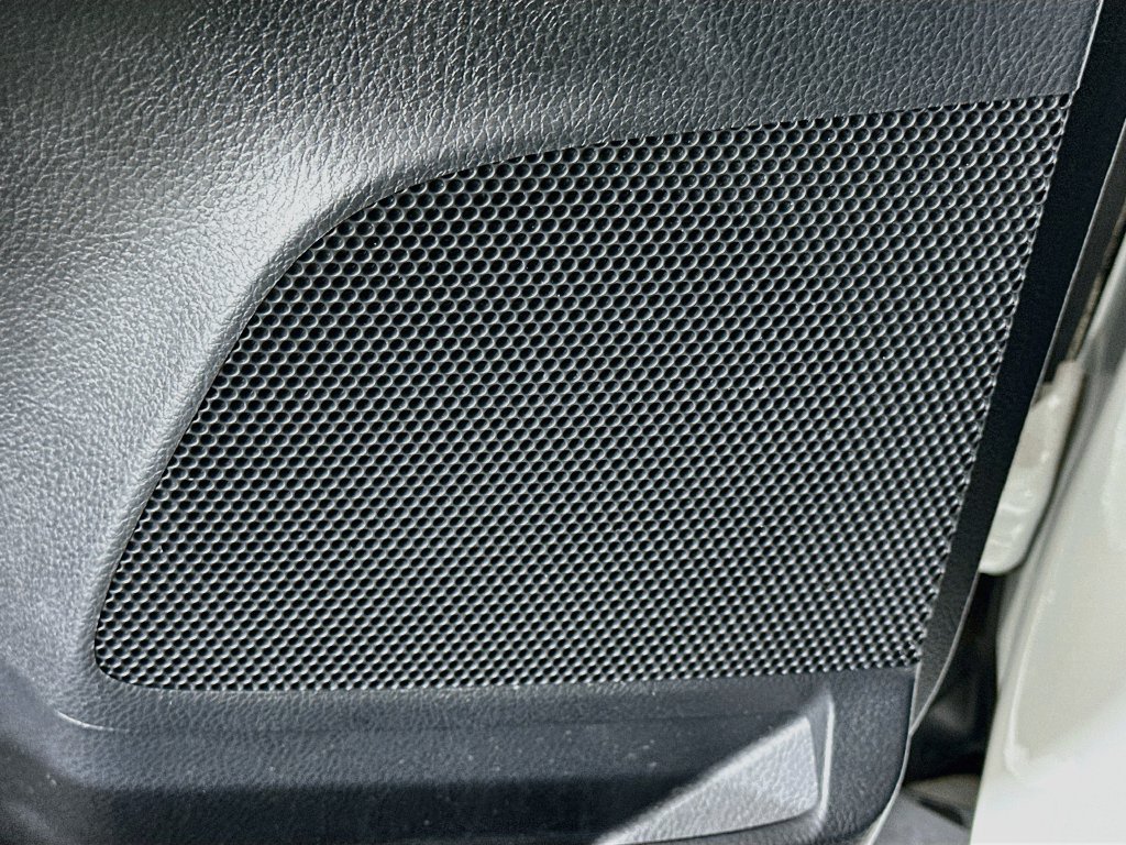 Used 2018 Toyota RAV4 LE FWD image 18