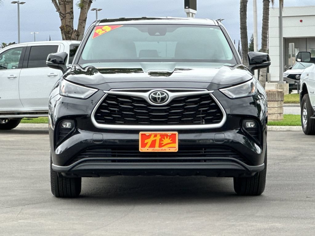 Used 2023 Toyota Highlander LE AWD/4WD image 8