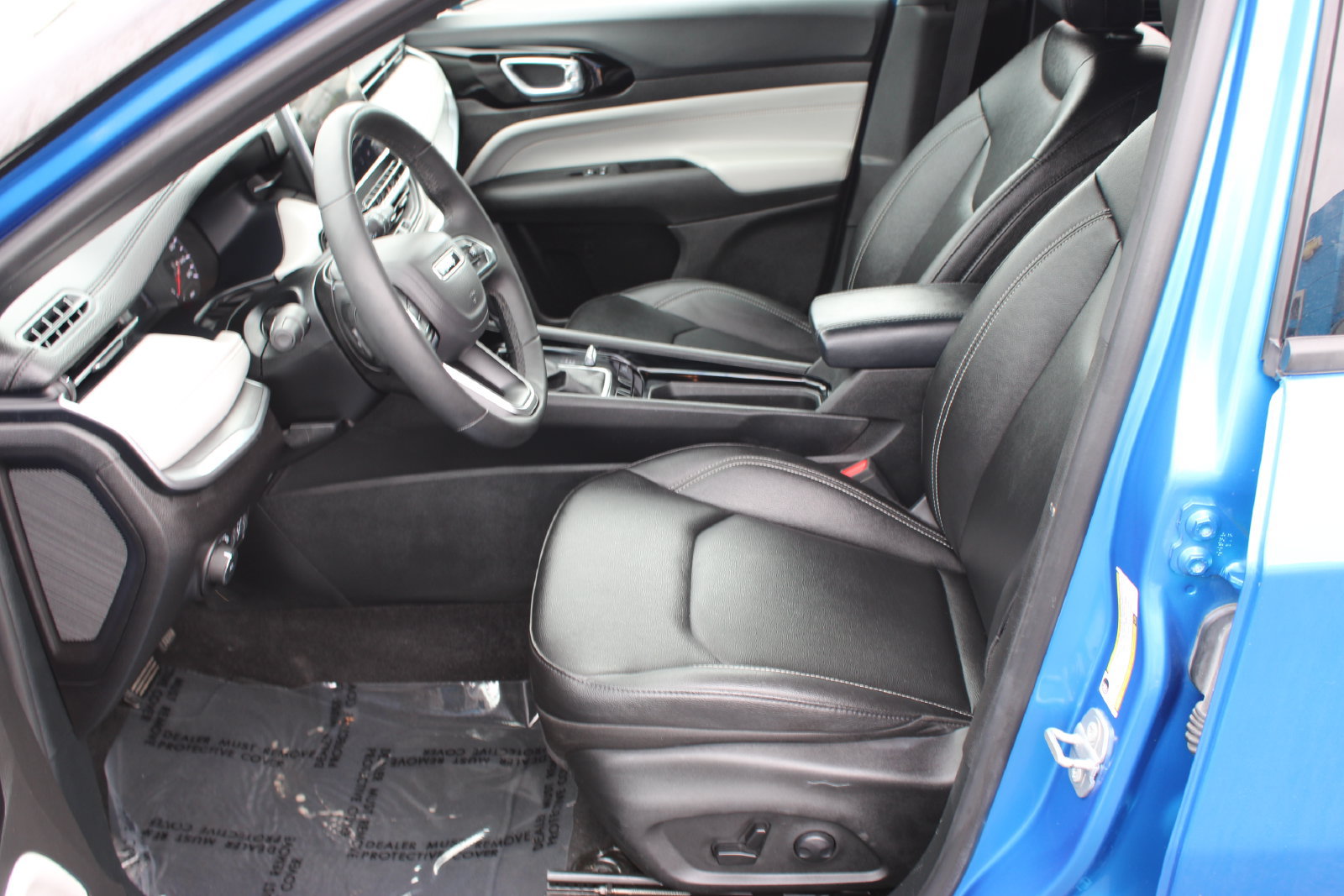 Used 2025 Jeep Compass Limited AWD/4WD image 12