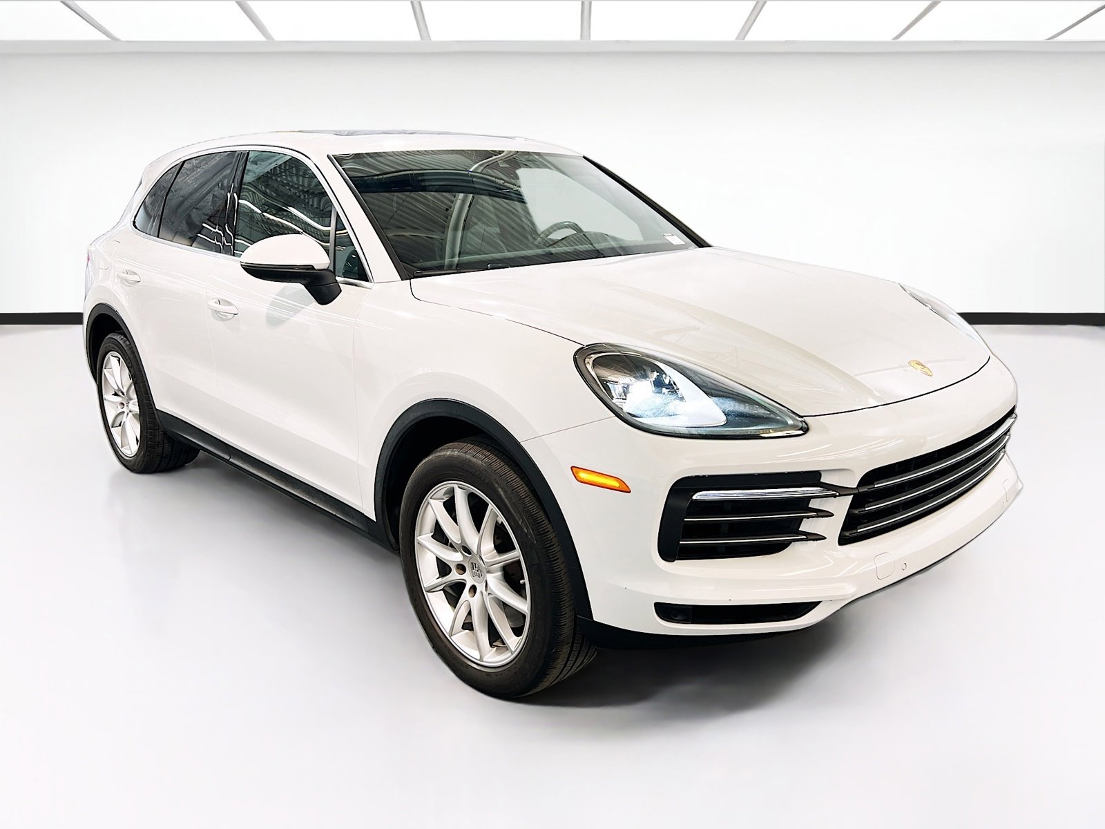 Used 2022 Porsche Cayenne AWD/4WD image 3