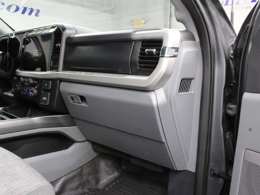 Used 2023 Ford F250 XLT w/ Black Appearance Package AWD/4WD image 43