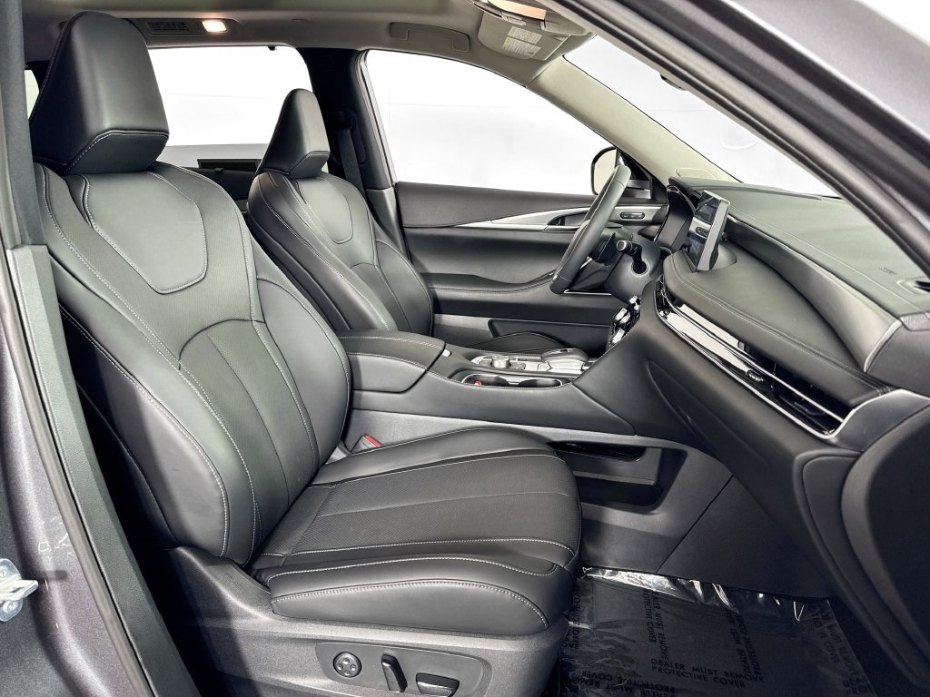 Used 2026 INFINITI QX60 Luxe w/ Cargo Package FWD image 37