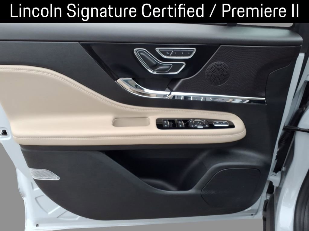 Used 2025 Lincoln Corsair FWD w/ Equipment Group 101A image 16