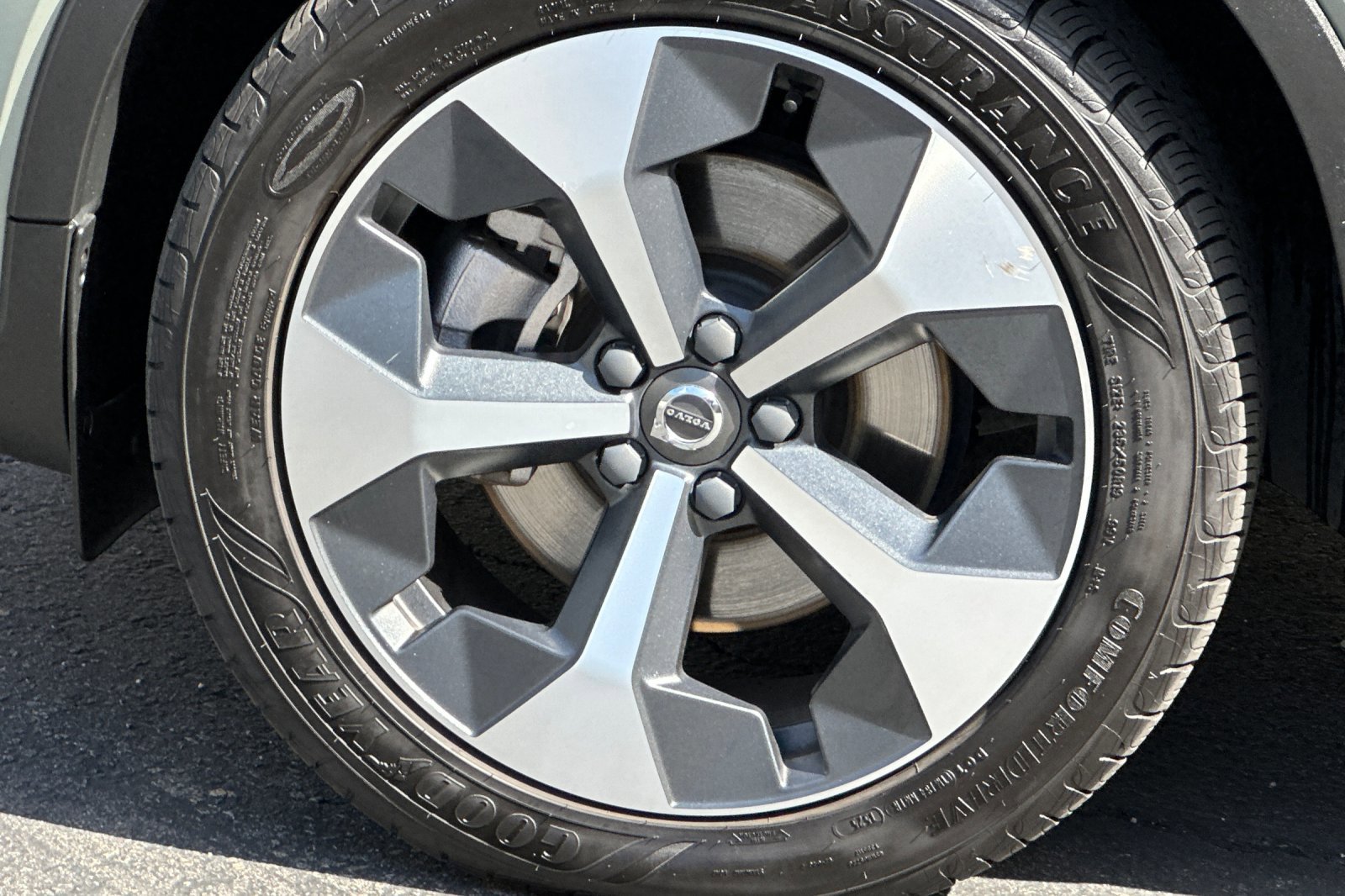 Used 2023 Volvo XC40 B4 Ultimate FWD image 33