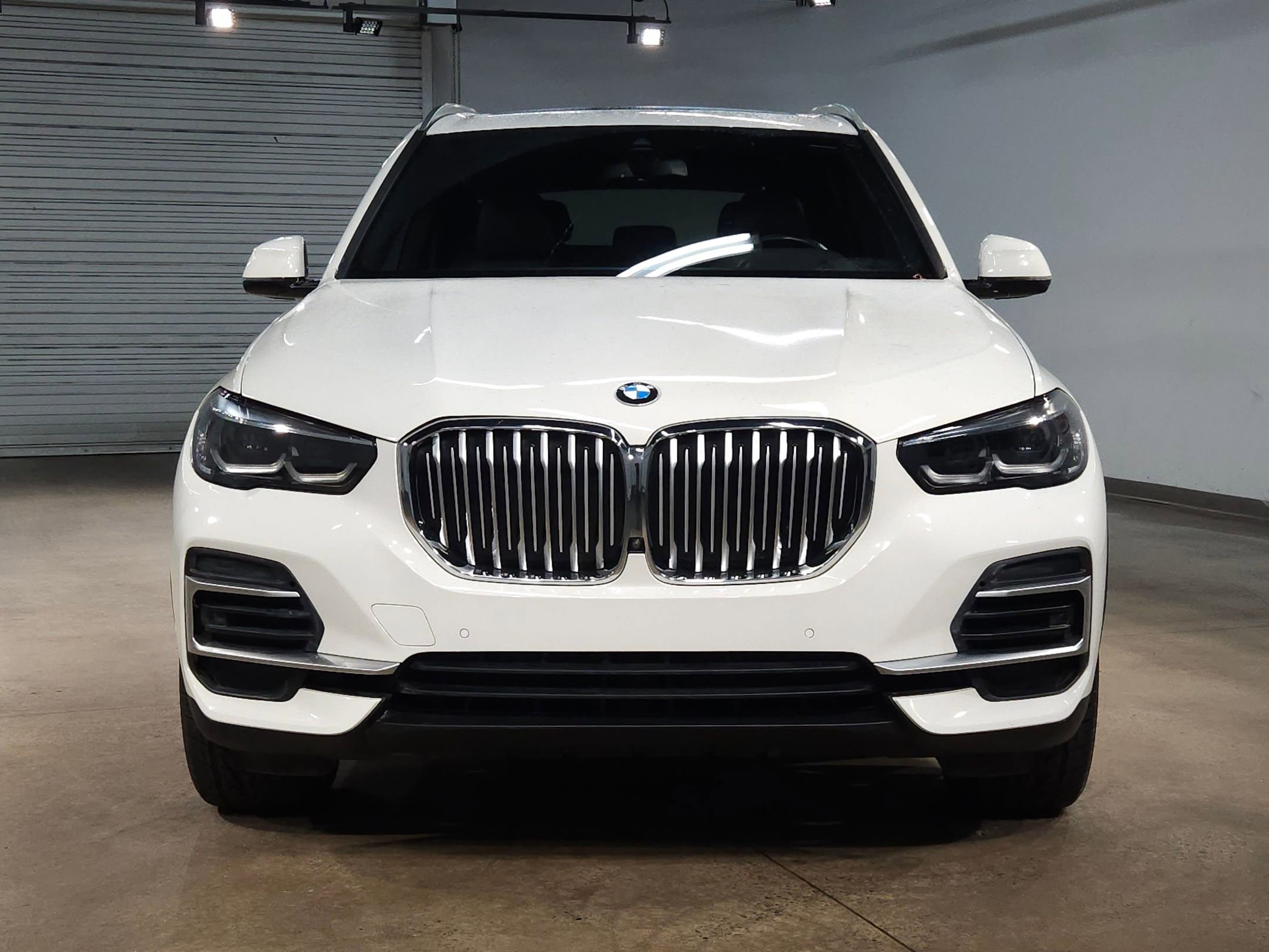 Used 2022 BMW X5 xDrive40i w/ Premium Package image 2