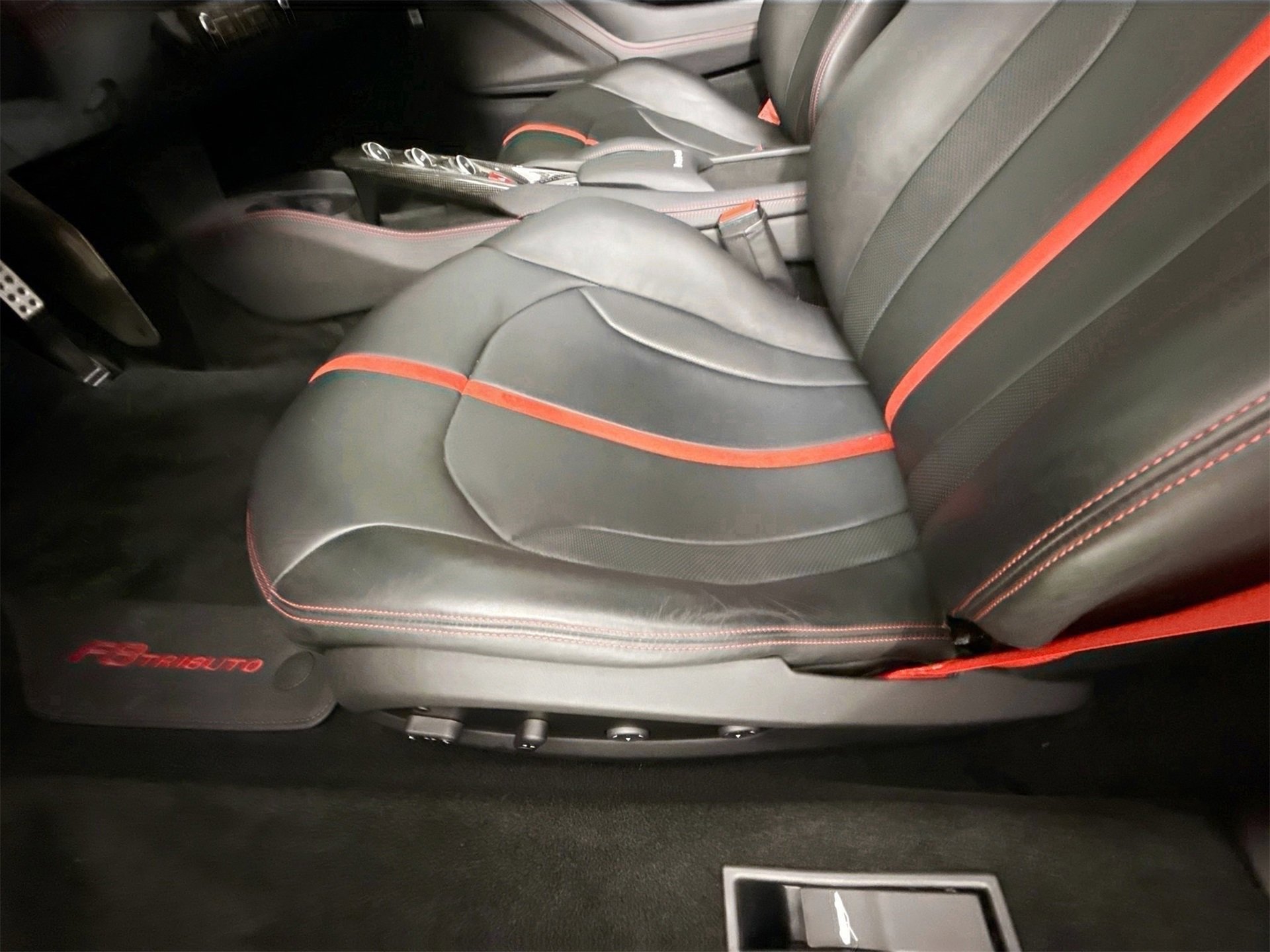 Certified 2021 Ferrari F8 Tributo image 23