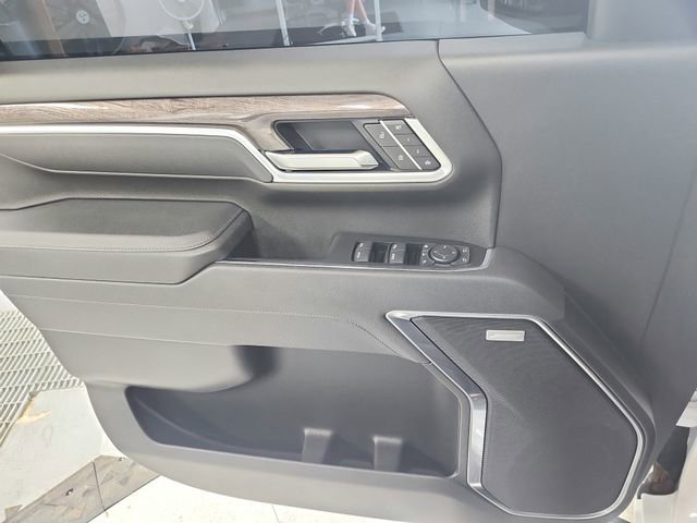 Used 2025 Chevrolet Silverado 2500 LTZ w/ LTZ Convenience Package image 34