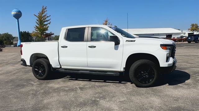 Used 2023 Chevrolet Silverado 1500 Custom Trail Boss w/ LPO, Dark Essentials Package image 2