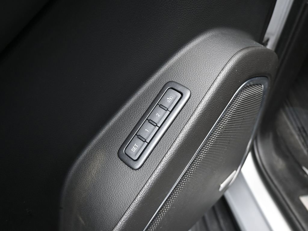 Used 2020 Chevrolet Suburban LT image 20