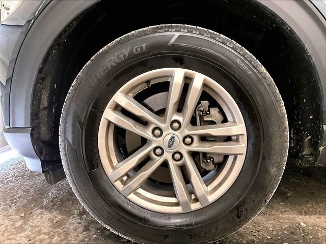 Used 2023 Ford Explorer XLT w/ Equipment Group 202A AWD/4WD image 8