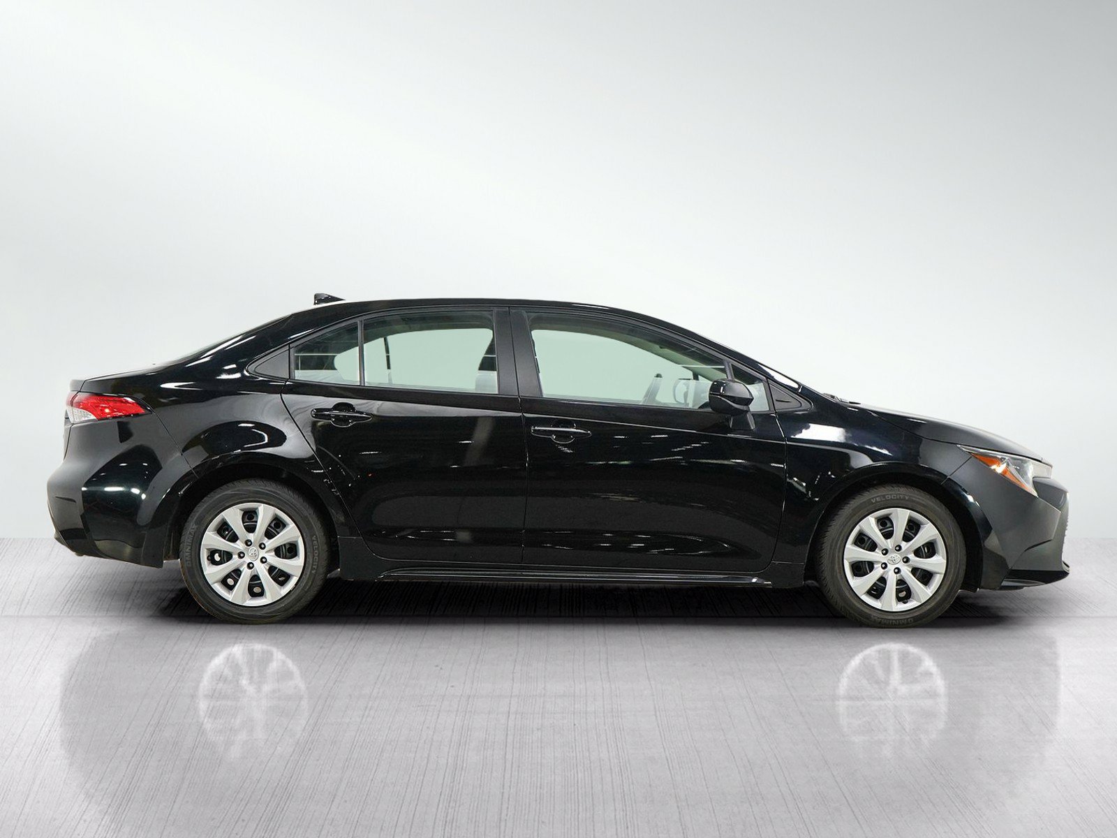 Used 2024 Toyota Corolla LE FWD image 6