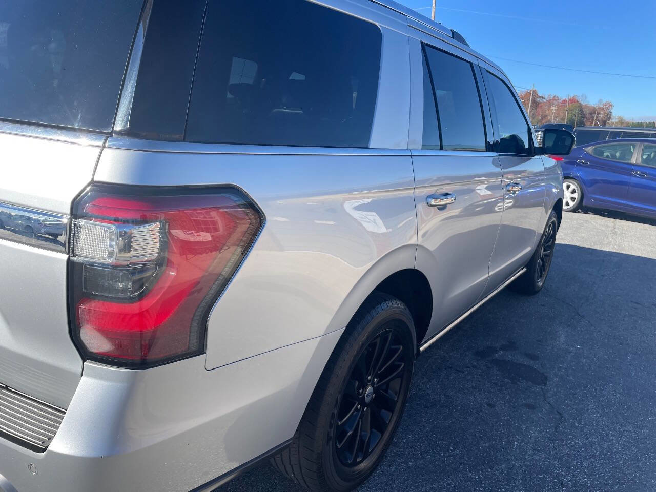Used 2019 Ford Expedition Limited w/ Equipment Group 301A image 5