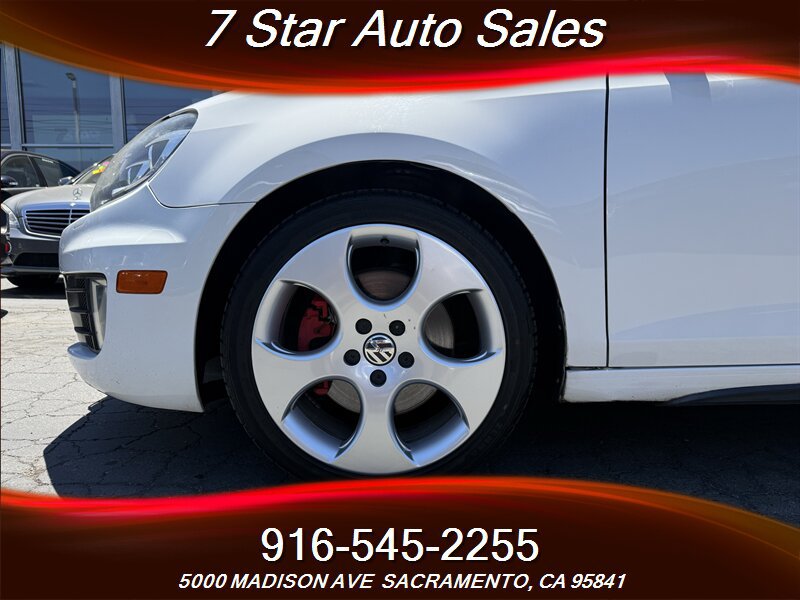 Used 2011 Volkswagen Golf 2-Door FWD image 18