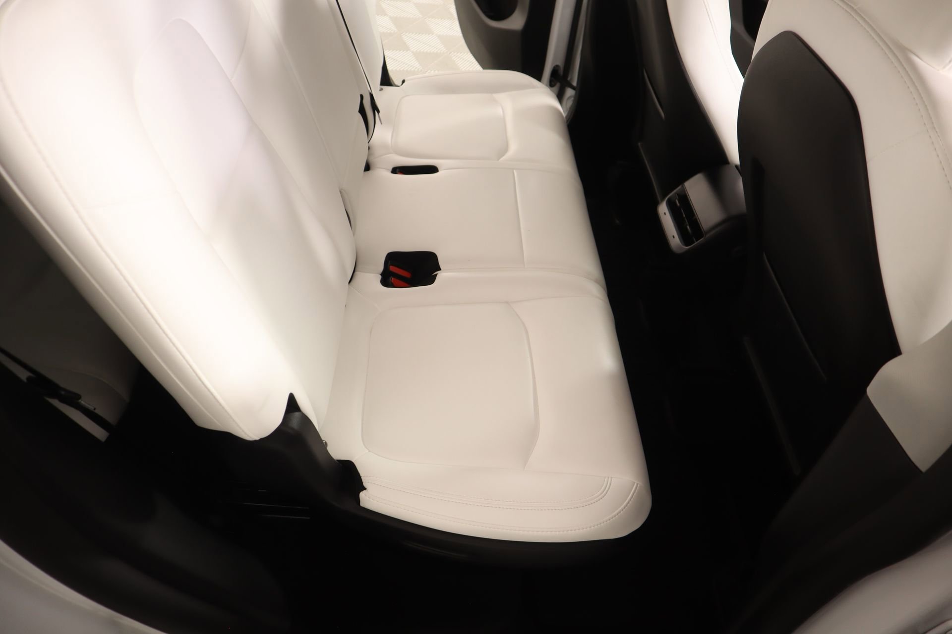 Used 2024 Tesla Model Y Long Range image 12