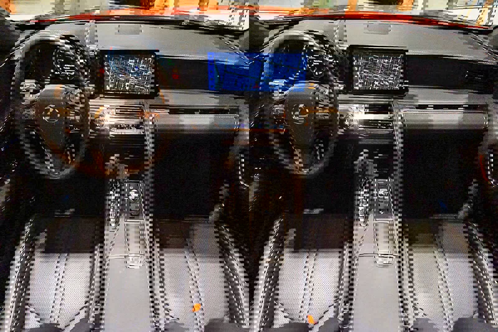 Used 2024 Lexus LC 500 Convertible image 12