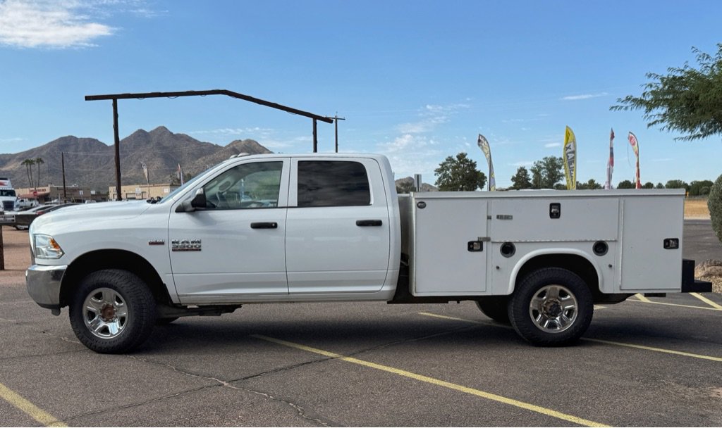 Used 2018 RAM 3500 Tradesman w/ Chrome Appearance Group AWD/4WD image 2