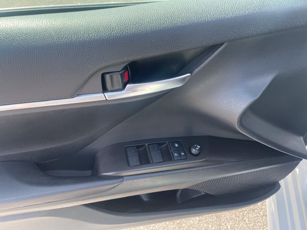 Used 2021 Toyota Camry SE FWD image 13