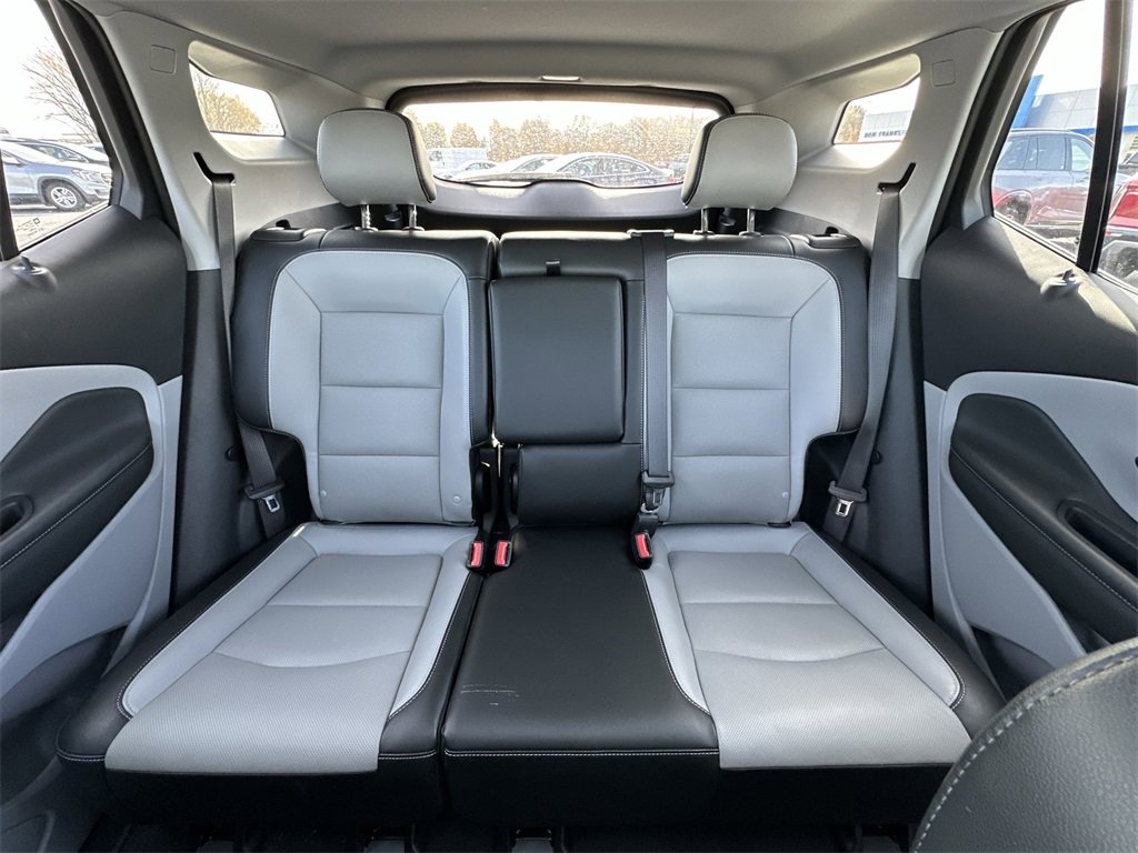 Used 2023 GMC Terrain SLT w/ Tech Package image 22