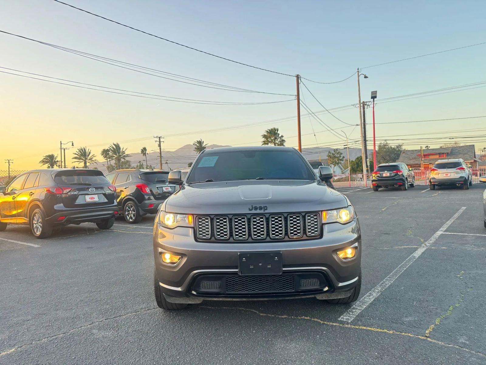 Used 2018 Jeep Grand Cherokee Altitude image 13