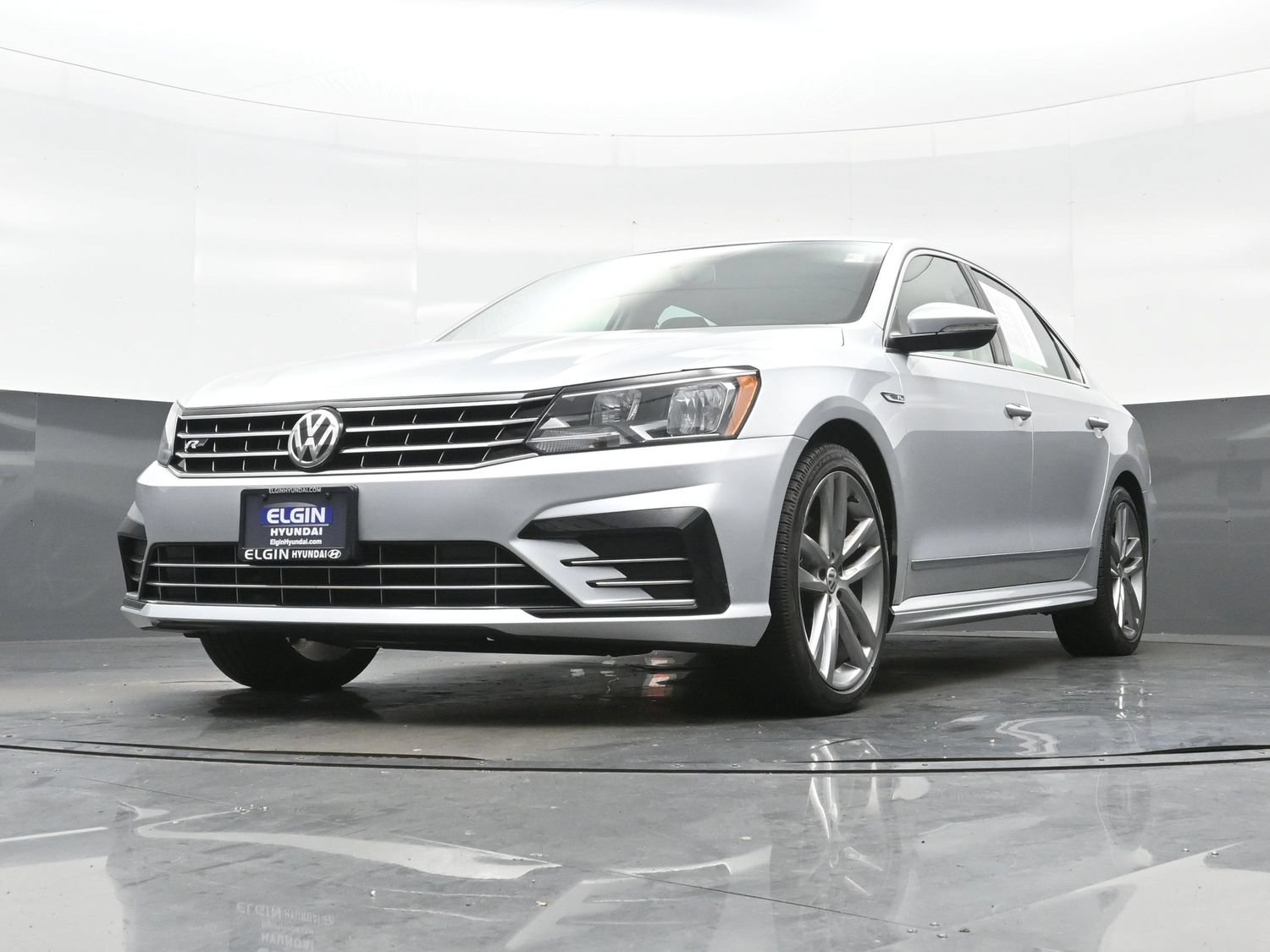 Used 2017 Volkswagen Passat 1.8T R-Line FWD image 24