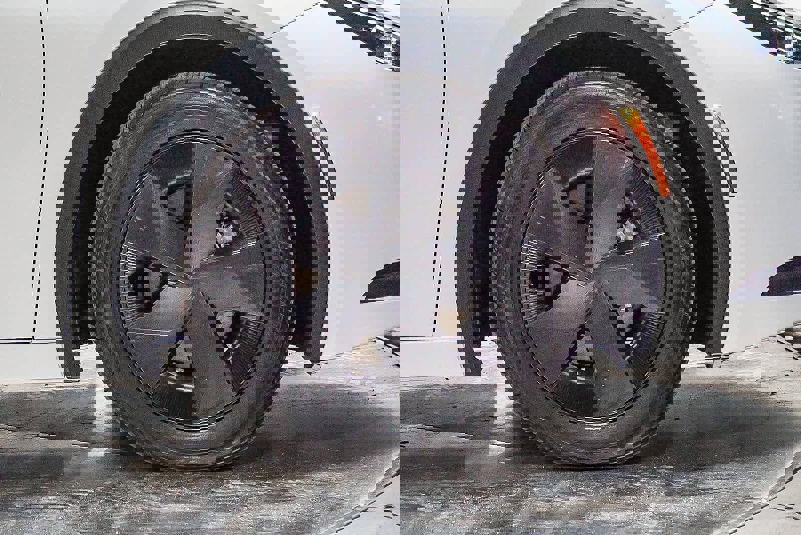 Used 2023 Toyota Prius Prime XSE Premium image 6