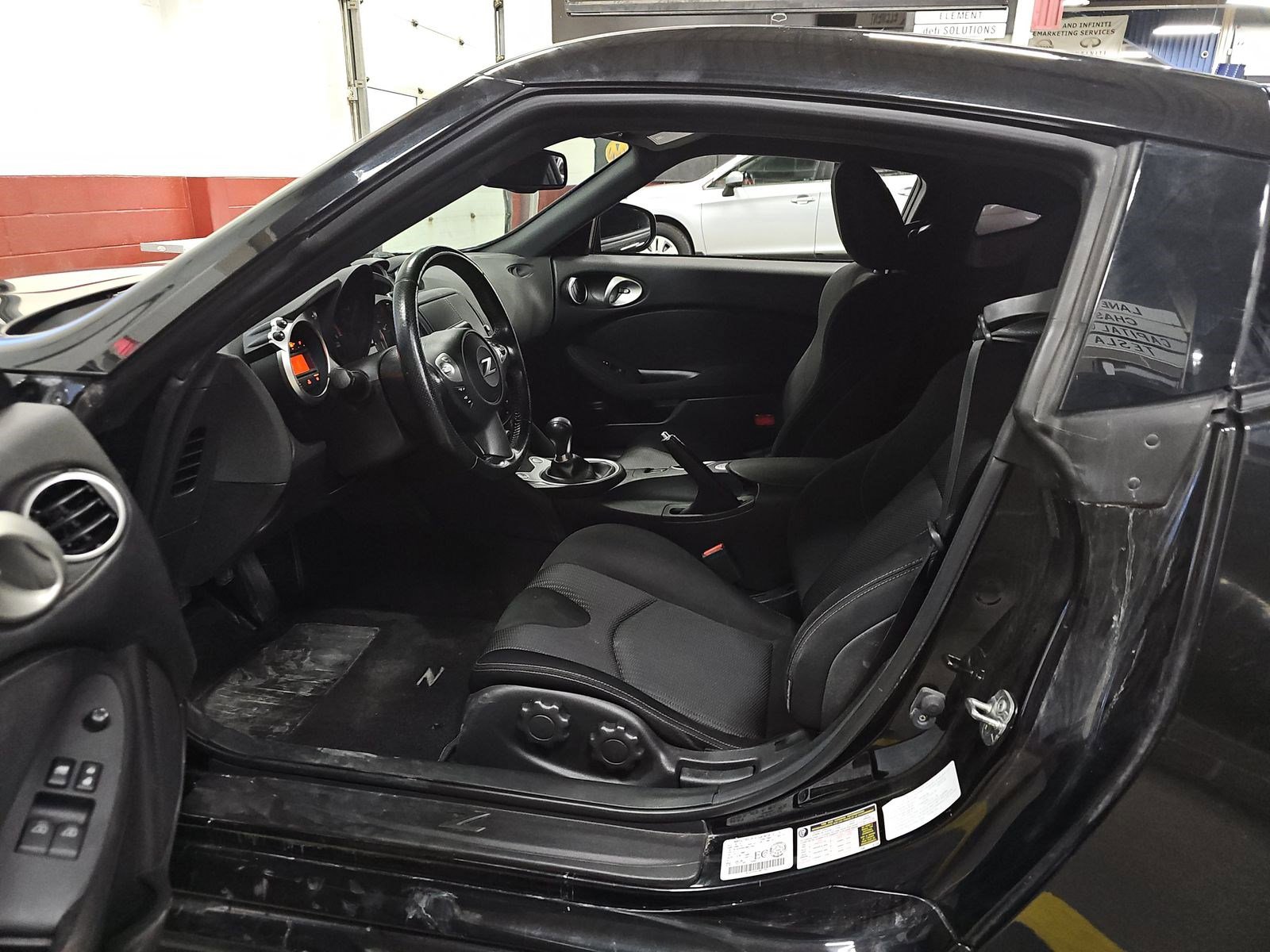 Used 2020 Nissan 370Z Sport image 8