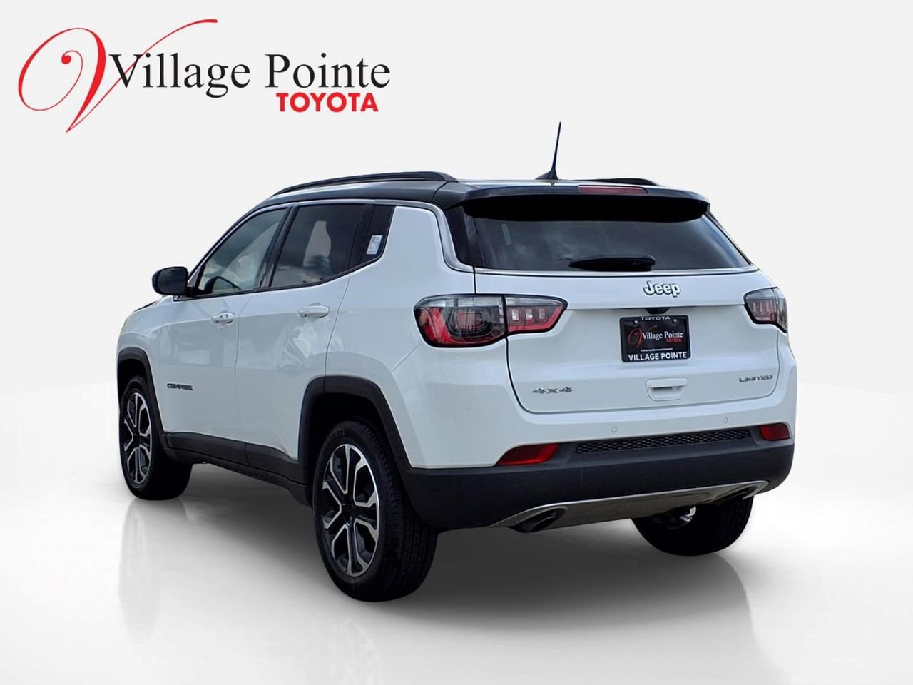 Used 2023 Jeep Compass Limited AWD/4WD image 4