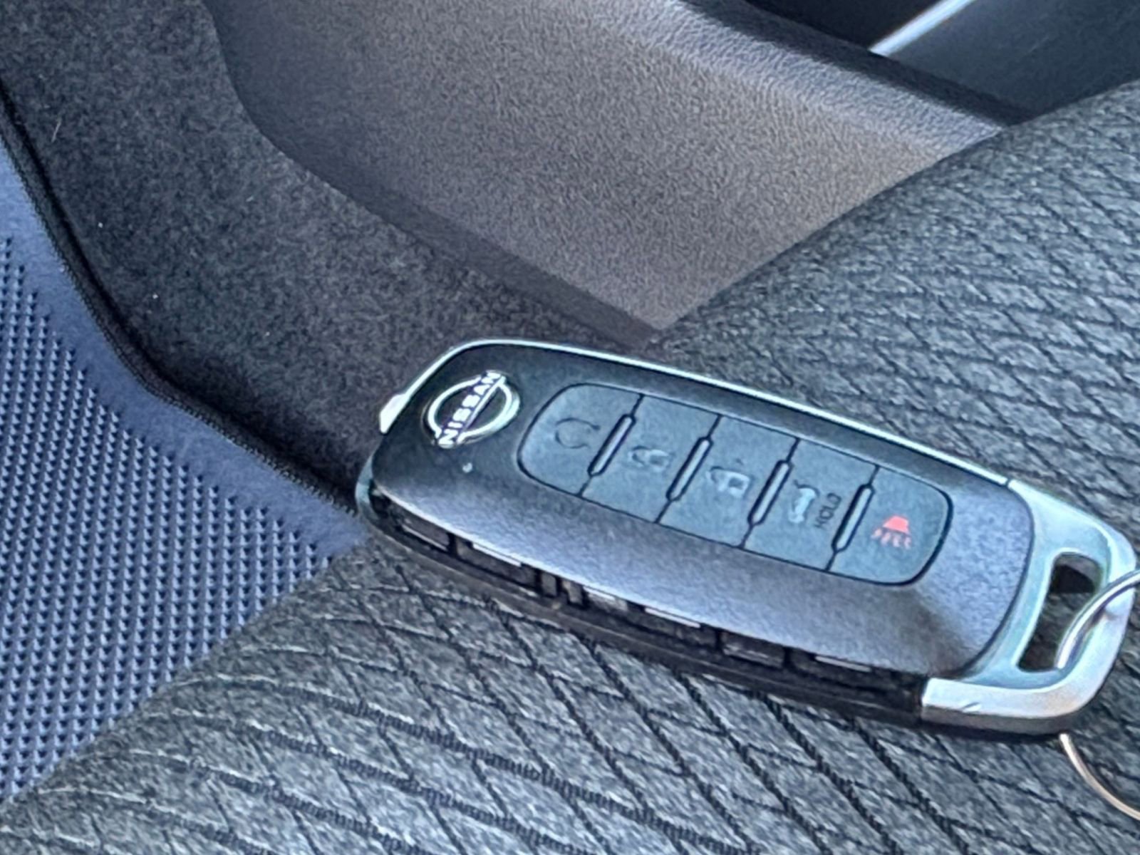 Used 2025 Nissan Rogue SV image 20